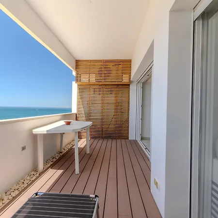Apartament E Mar 4 *